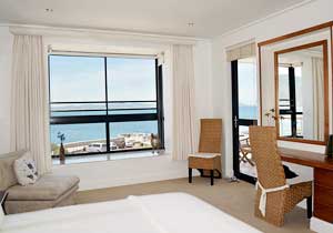 Hermanus Sea View Apartment - Main Bedroom