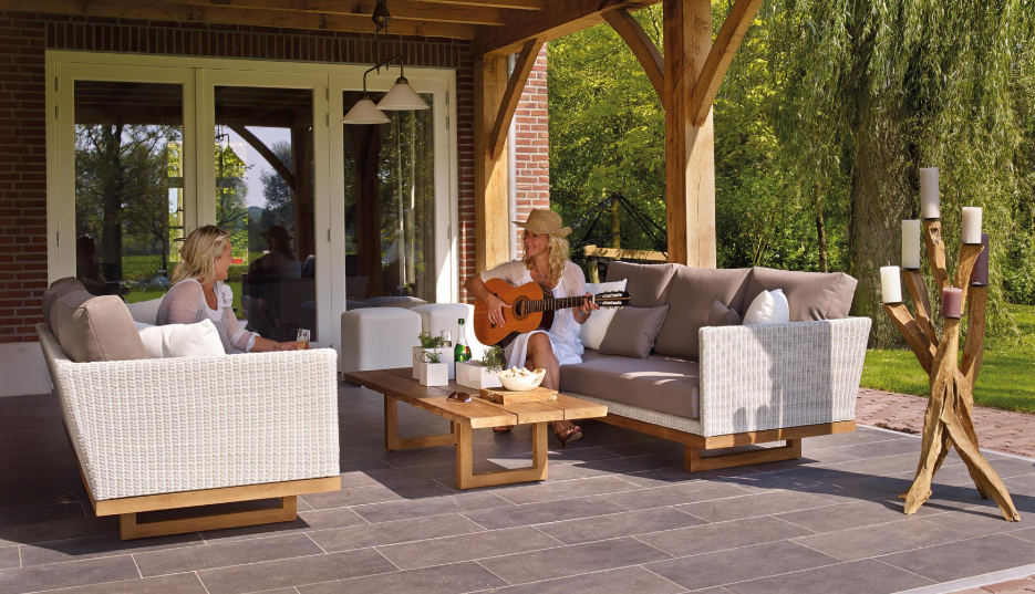 Creating a Sensational Outdoor Entertainment Area for Summer